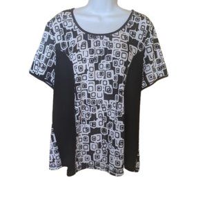 ---  Black and White Strech Top Fits XL